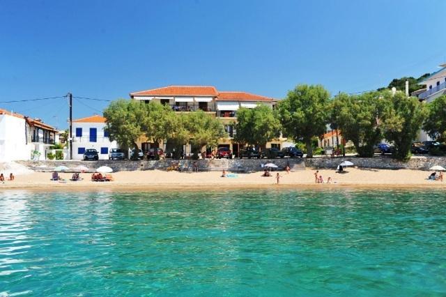 Hotel Korakakis Beach フィニクーダ エクステリア 写真
